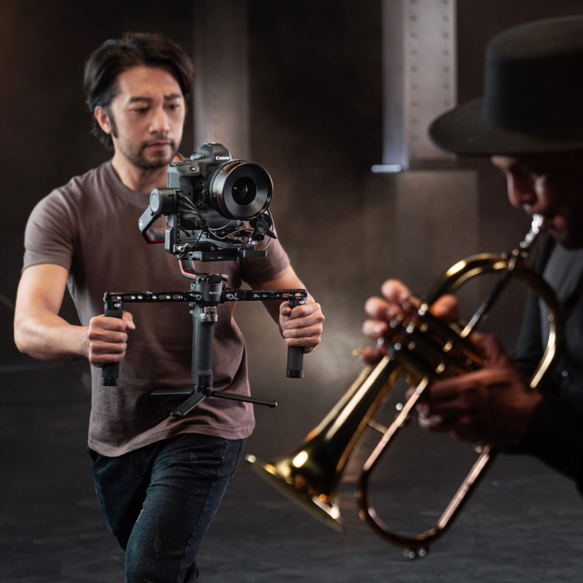 3-Axis Gimbal Stabilizer for DSLR and Mirrorless Cameras, Carbon Fiber, Black U481